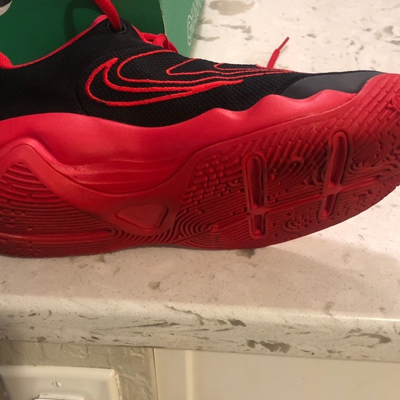 Nike Giannis Immortality 4 Kids Sneakers - Black and Red - Picture 4 of 4